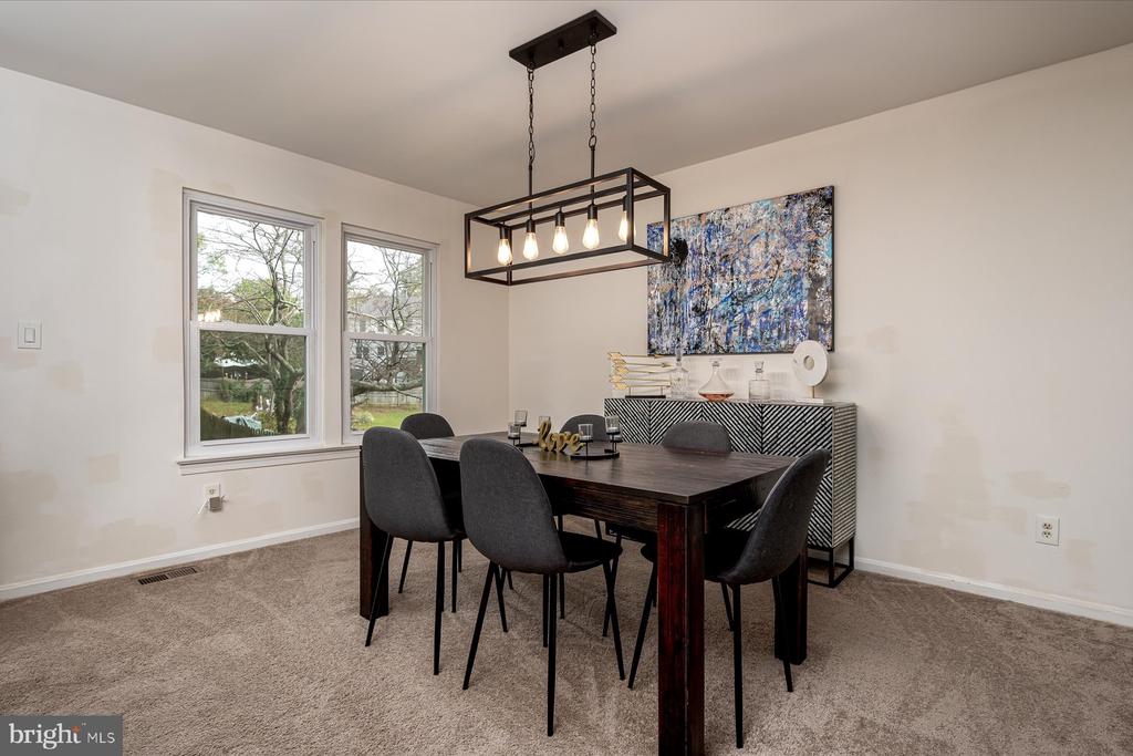12204 SIR LANCELOT DR