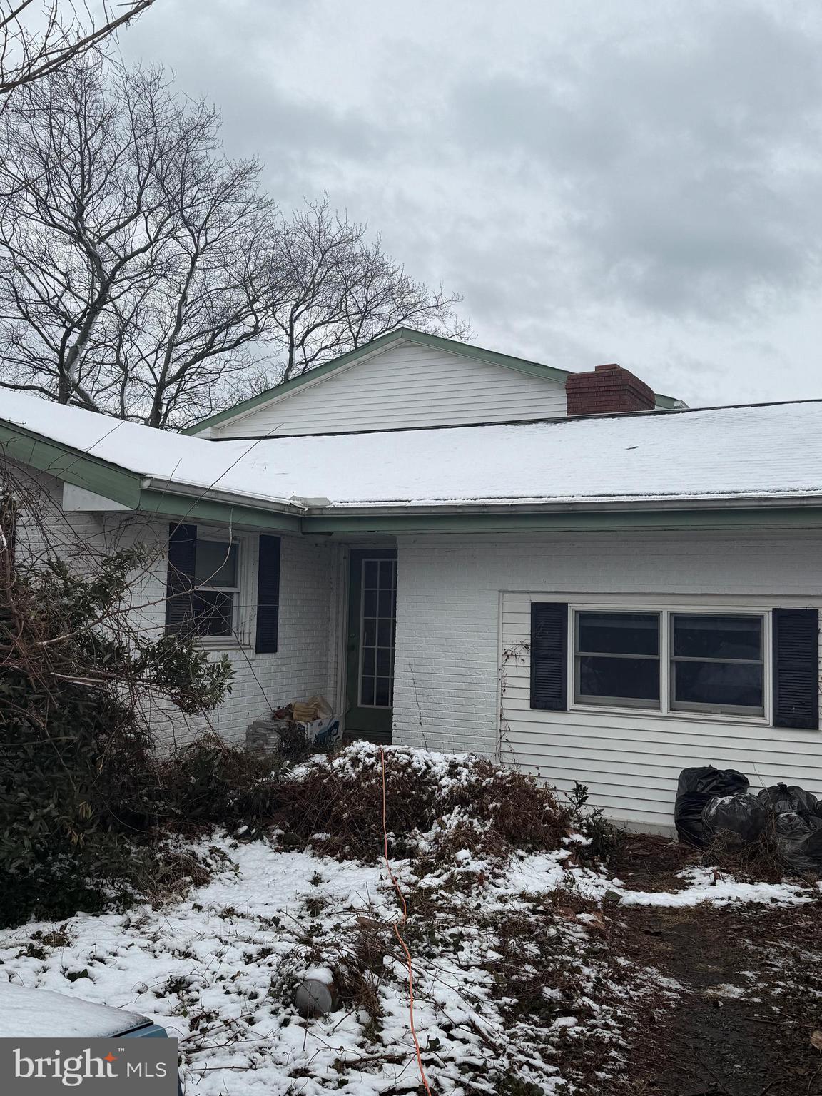 136 BAY DRIVE