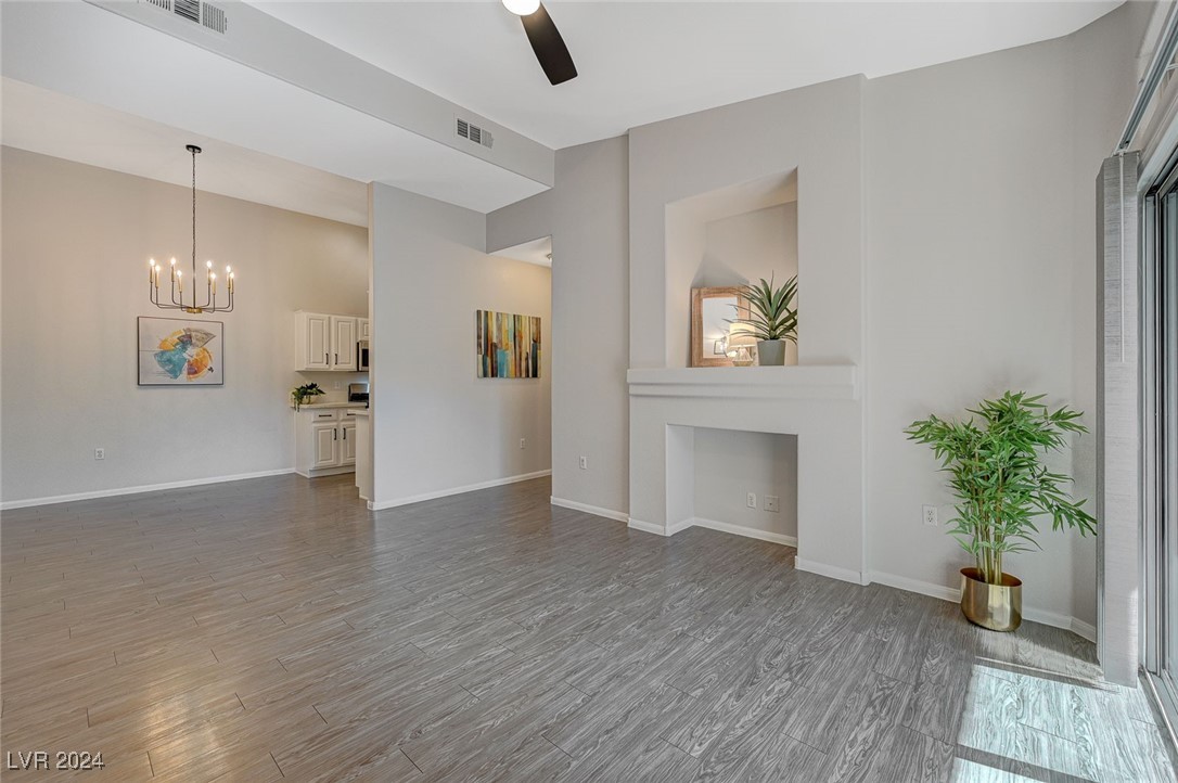 2305 West Horizon Ridge Parkway 3522