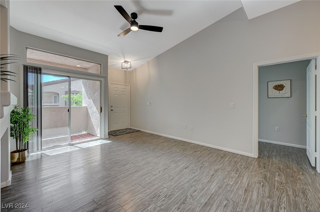 2305 West Horizon Ridge Parkway 3522