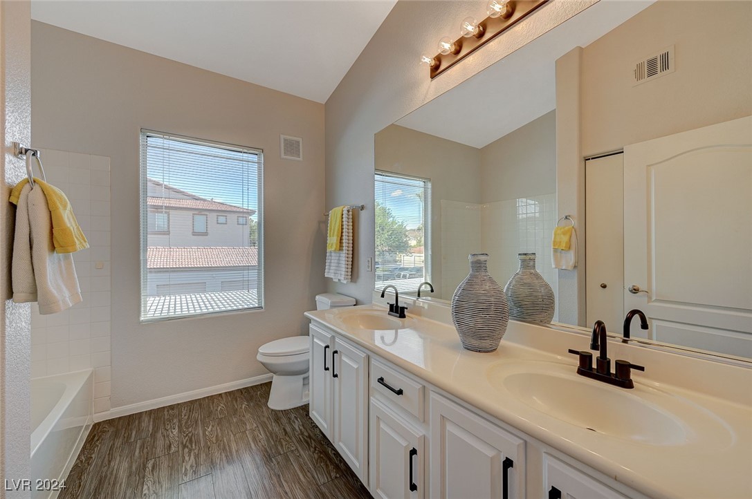 2305 West Horizon Ridge Parkway 3522