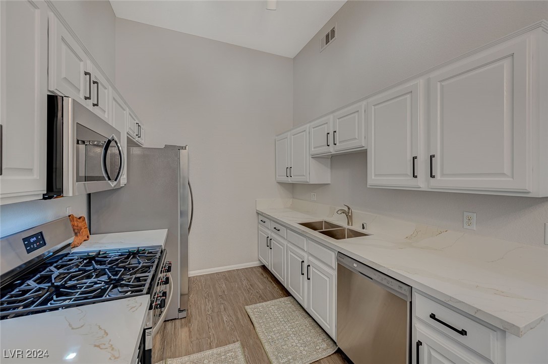 2305 West Horizon Ridge Parkway 3522