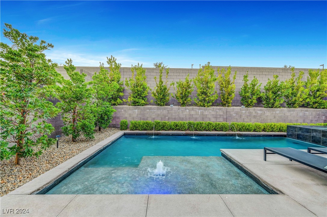 377 Crown Mesa Avenue