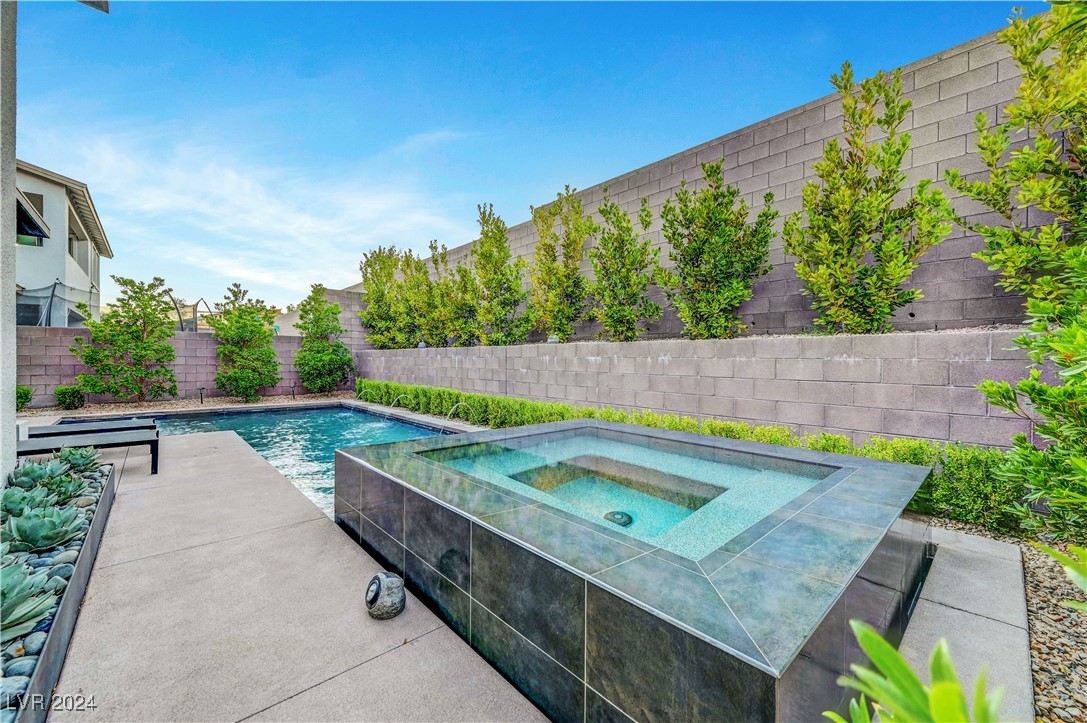 377 Crown Mesa Avenue