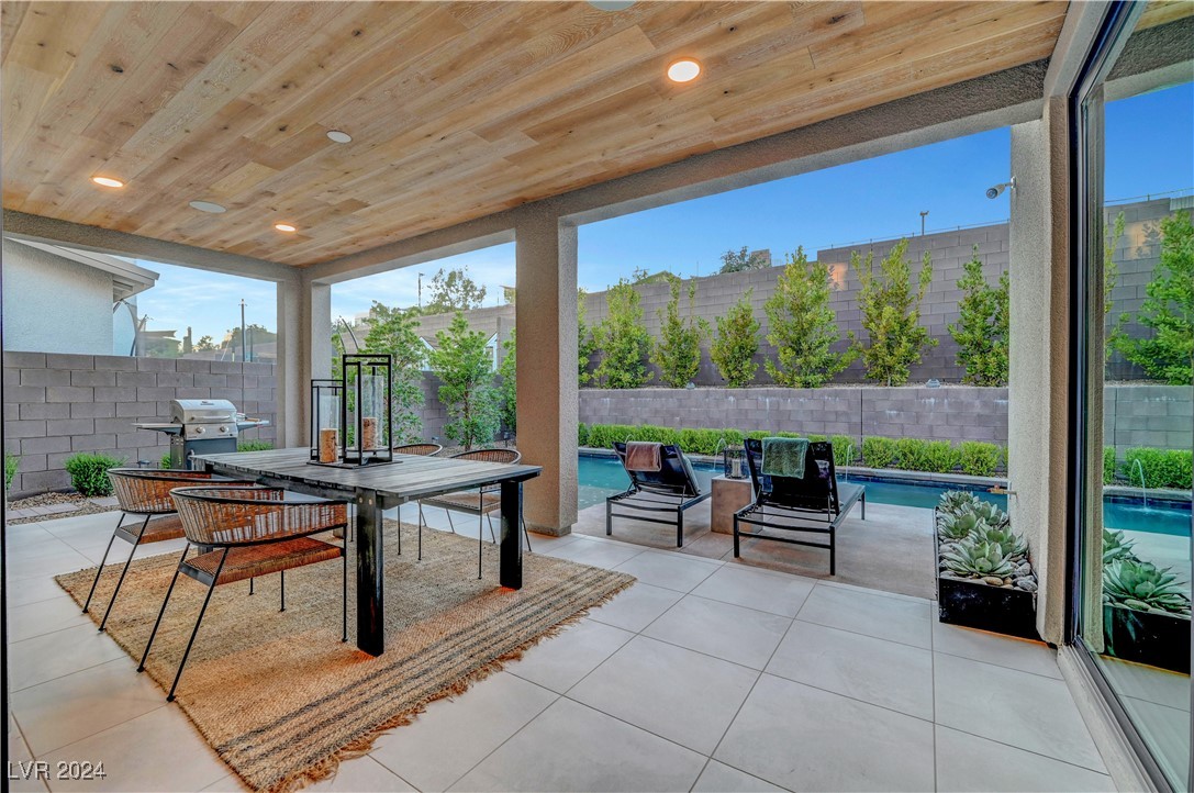 377 Crown Mesa Avenue