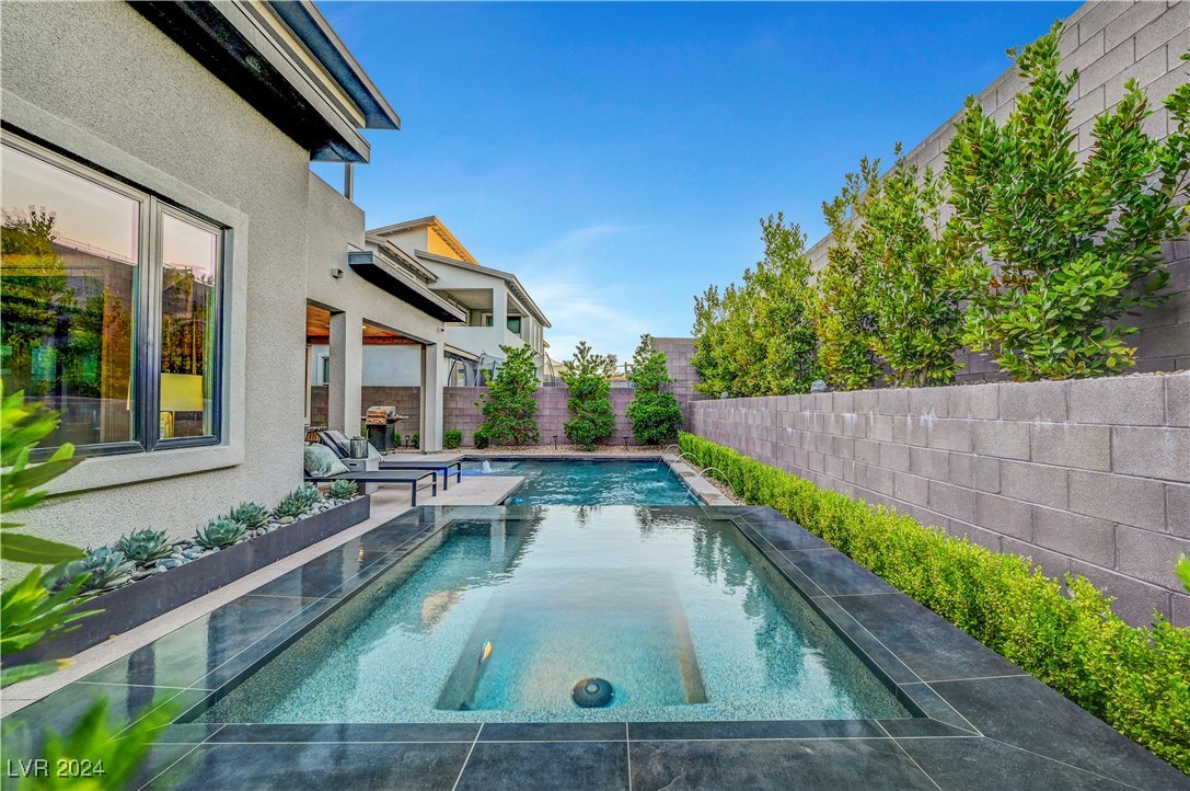 377 Crown Mesa Avenue