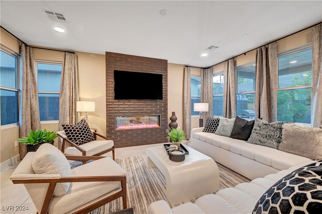 377 Crown Mesa Avenue