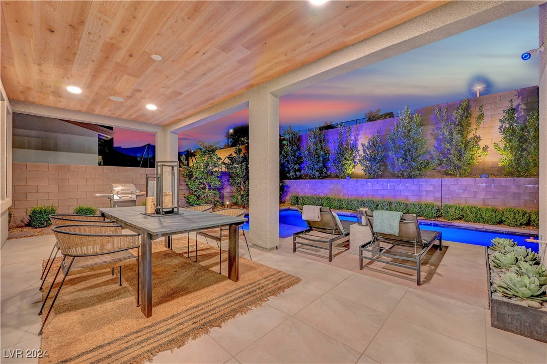 377 Crown Mesa Avenue