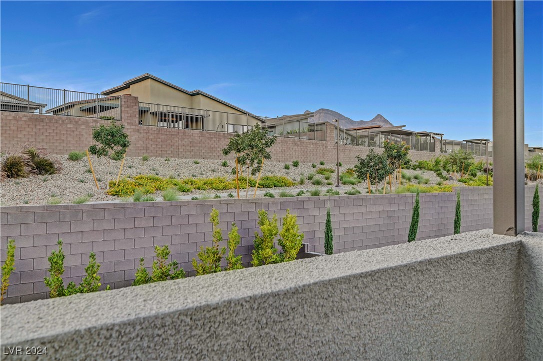 377 Crown Mesa Avenue