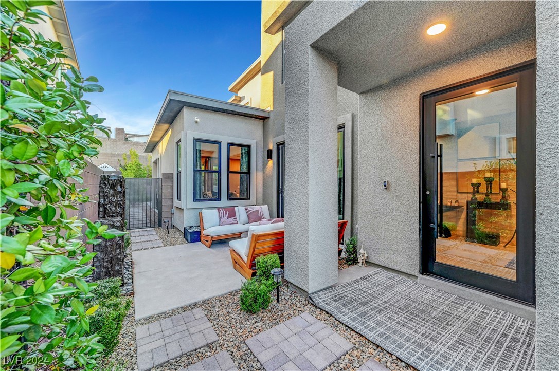 377 Crown Mesa Avenue