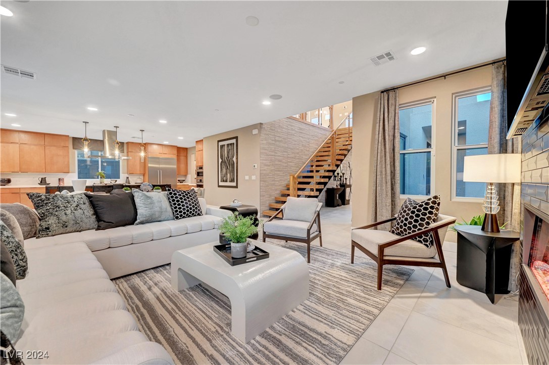 377 Crown Mesa Avenue