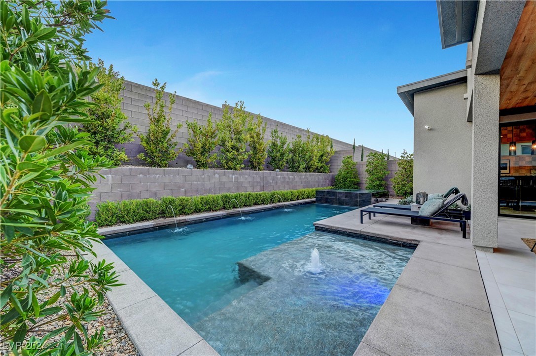 377 Crown Mesa Avenue