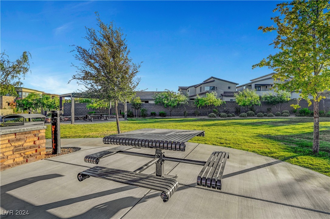 377 Crown Mesa Avenue