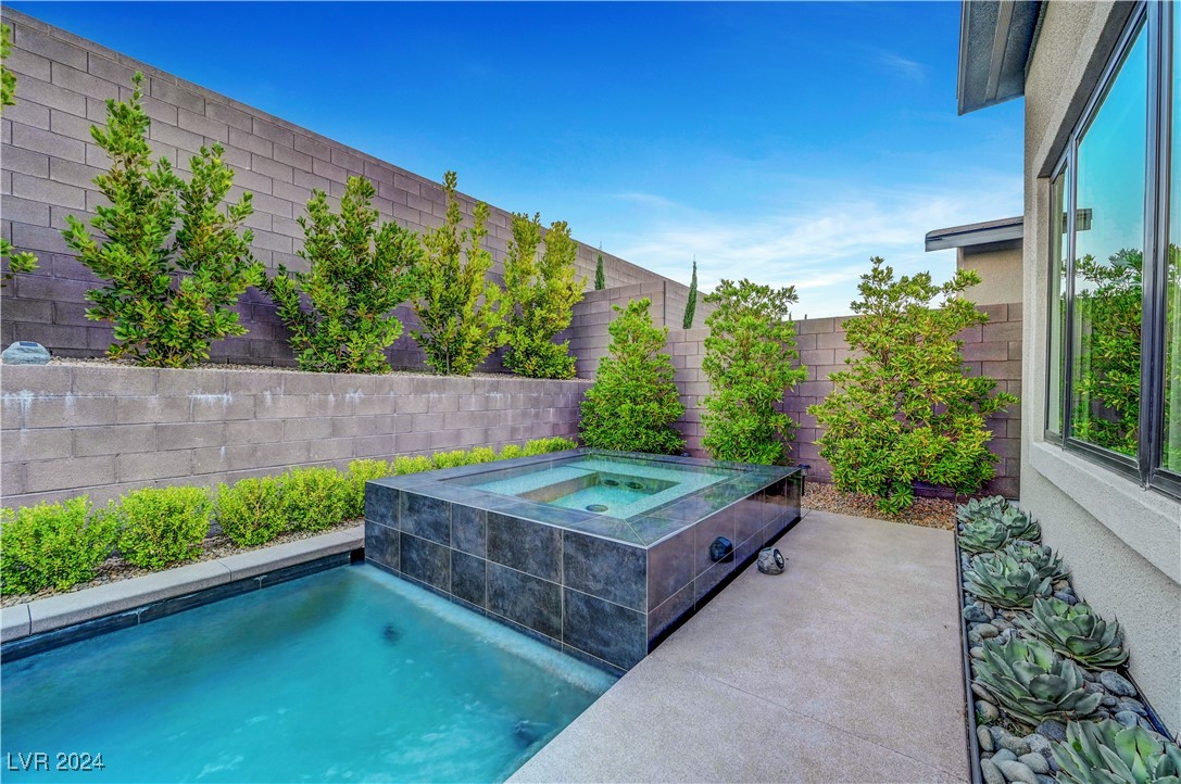 377 Crown Mesa Avenue