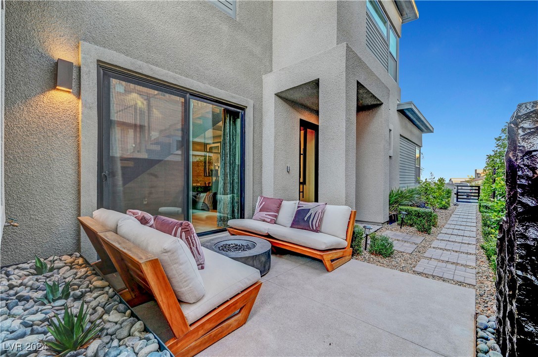 377 Crown Mesa Avenue