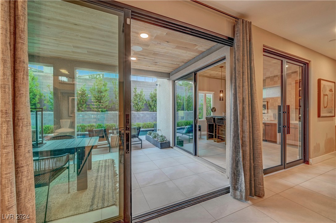 377 Crown Mesa Avenue