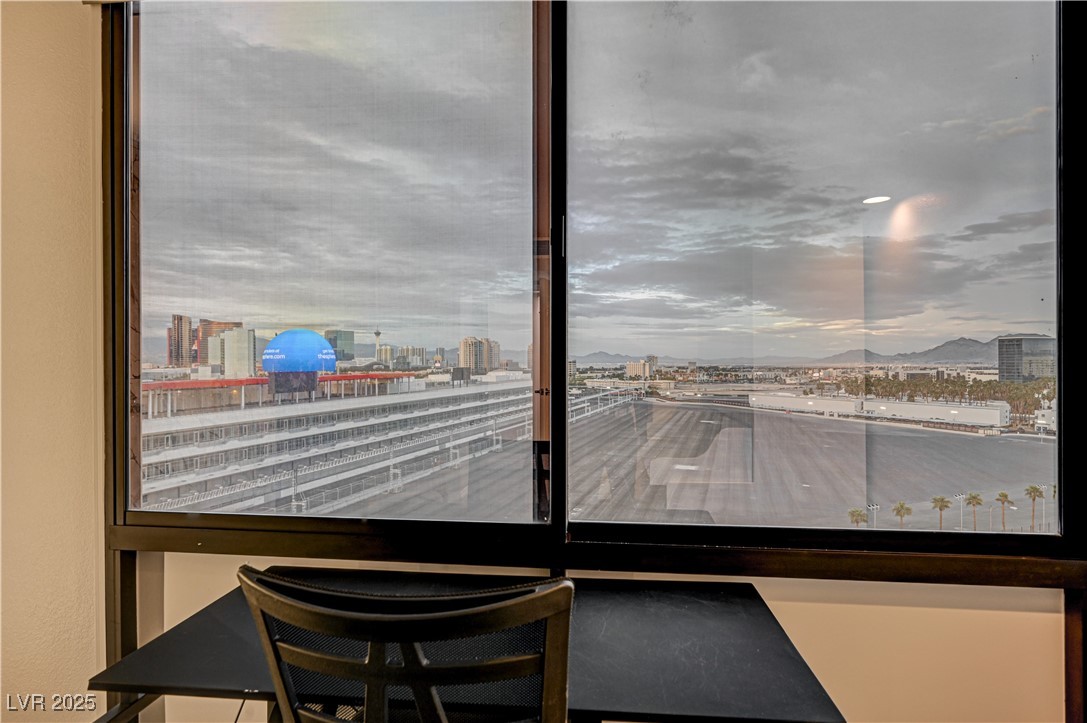205 East Harmon Avenue 1010