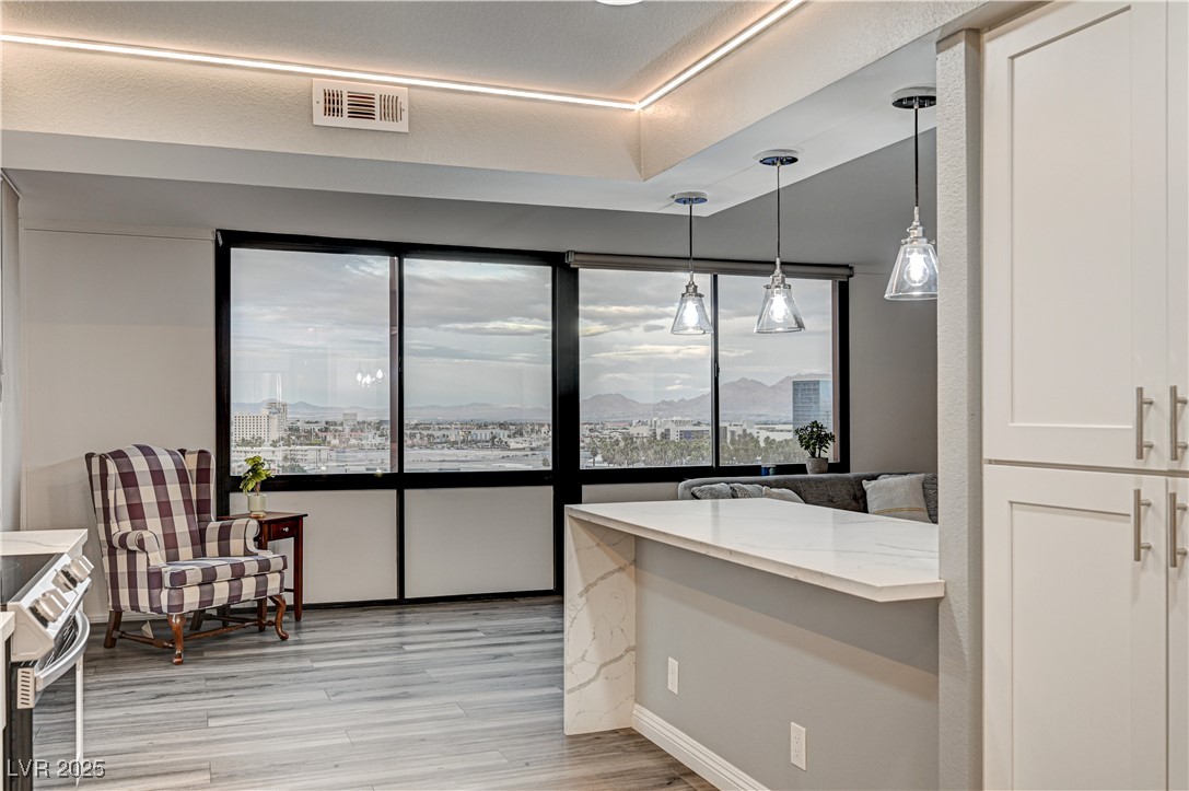 205 East Harmon Avenue 1010