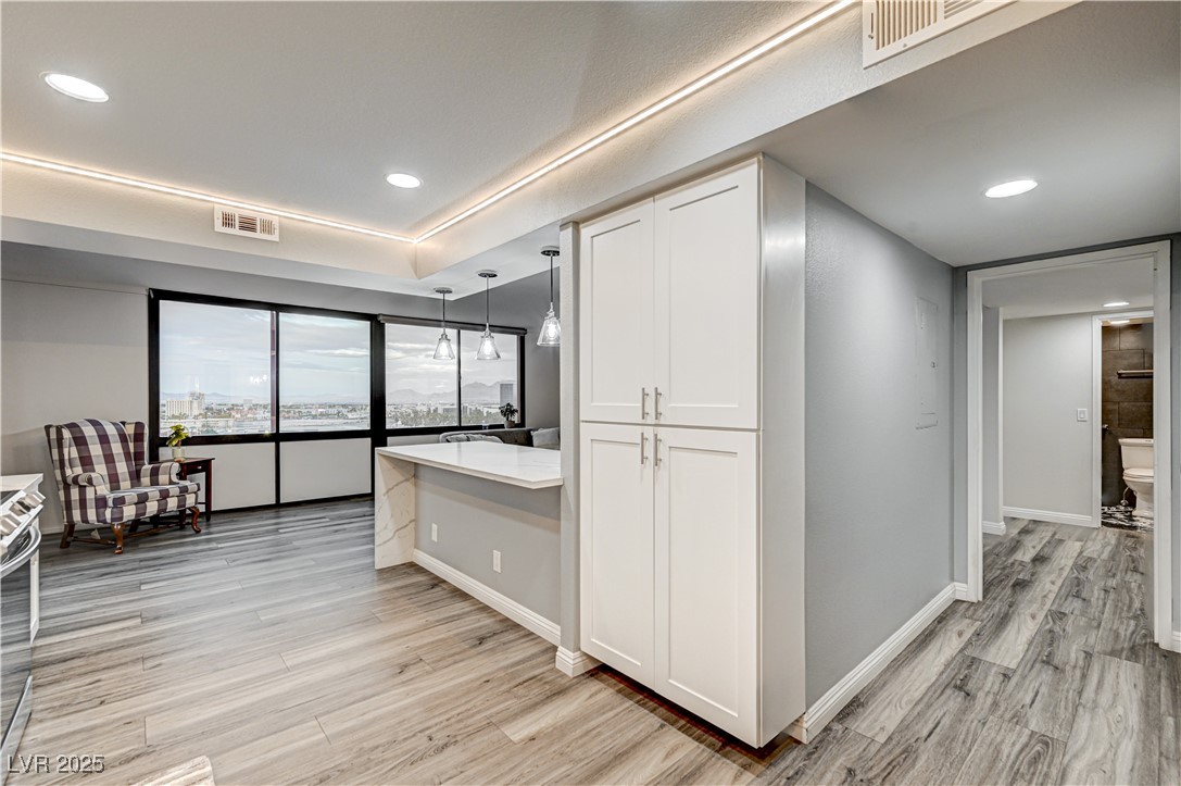 205 East Harmon Avenue 1010