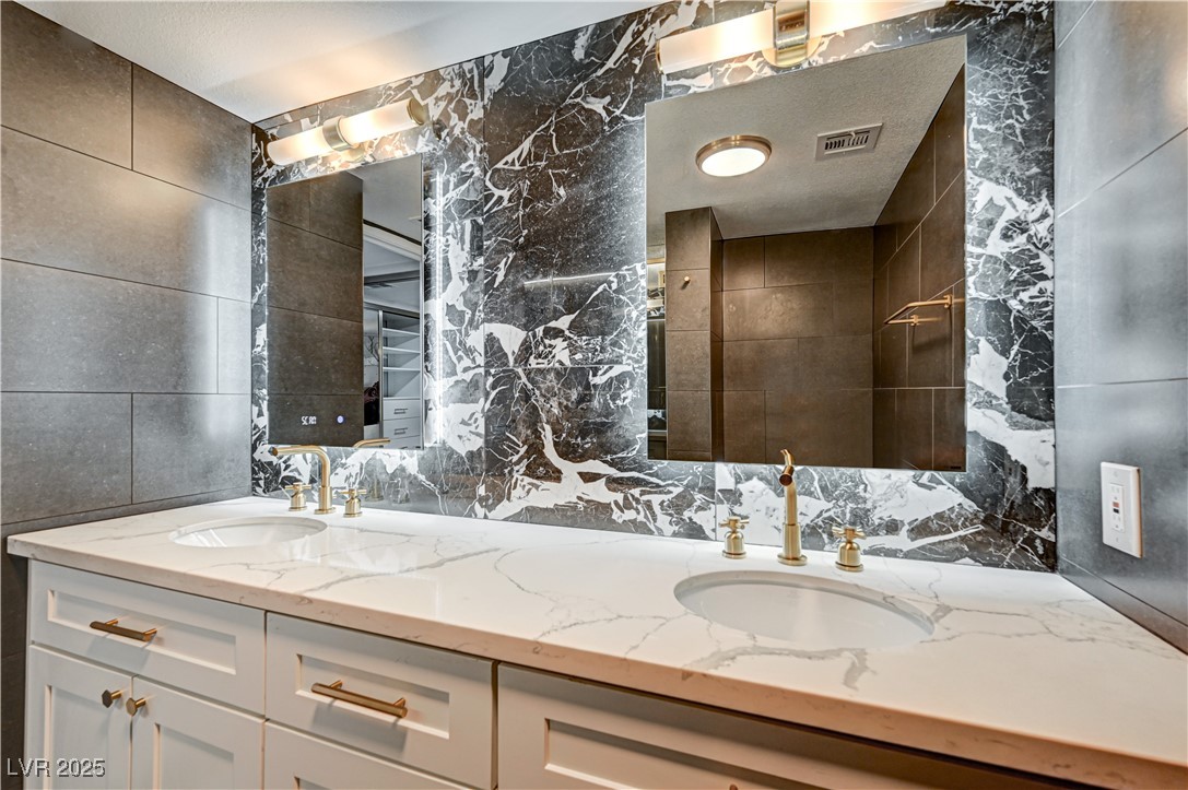 205 East Harmon Avenue 1010