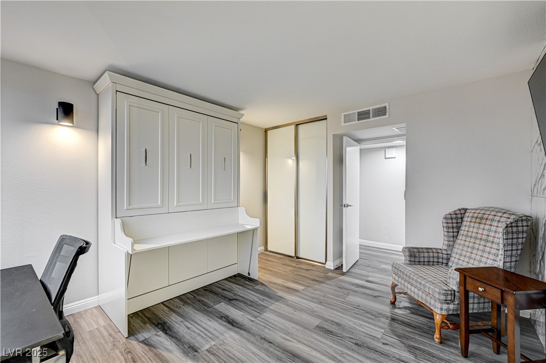 205 East Harmon Avenue 1010