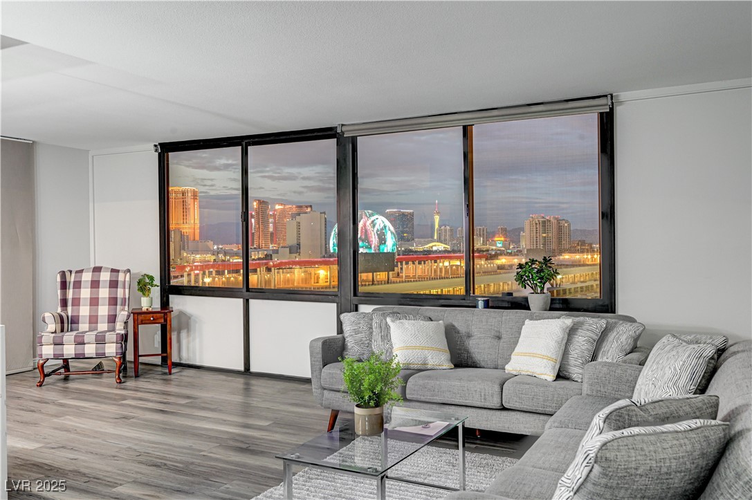 205 East Harmon Avenue 1010