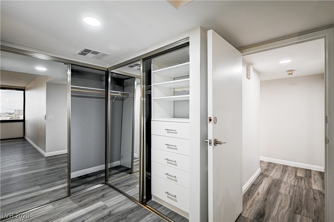 205 East Harmon Avenue 1010