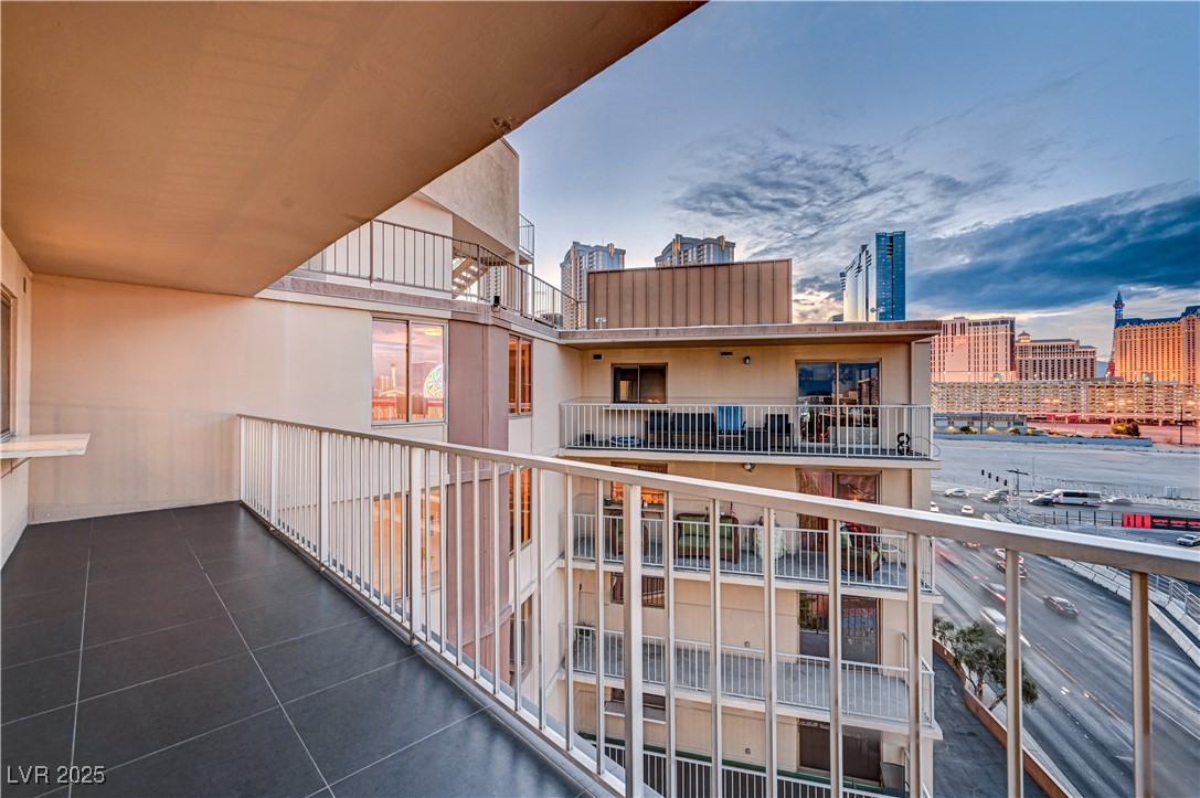 205 East Harmon Avenue 1010