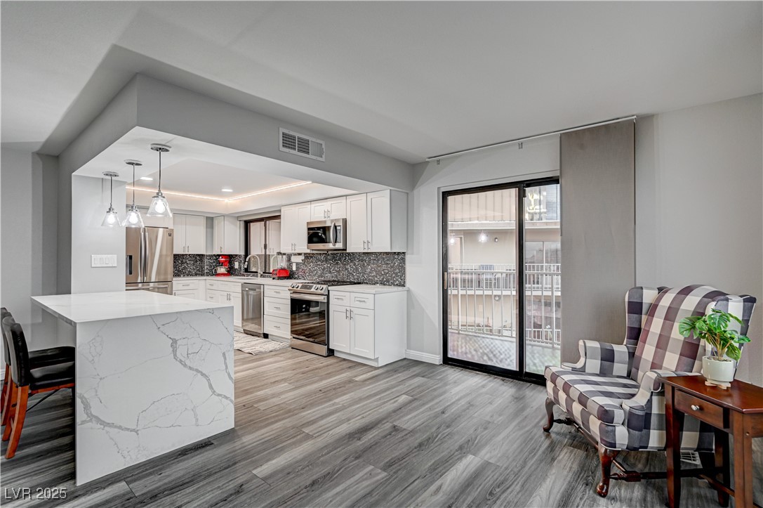 205 East Harmon Avenue 1010