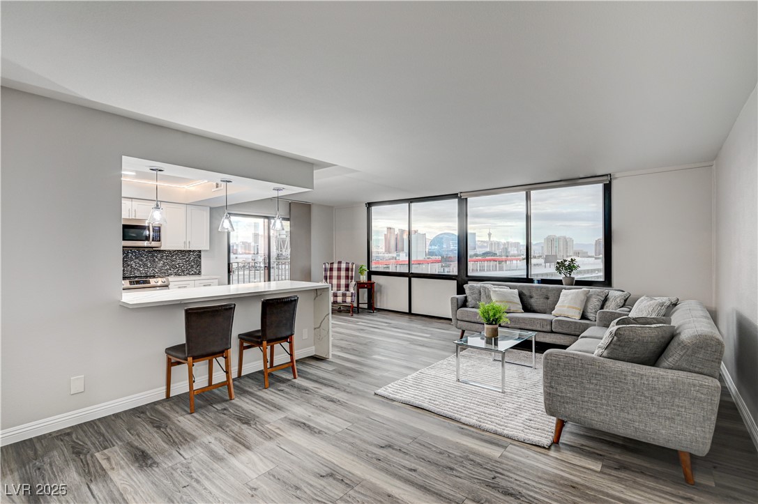 205 East Harmon Avenue 1010