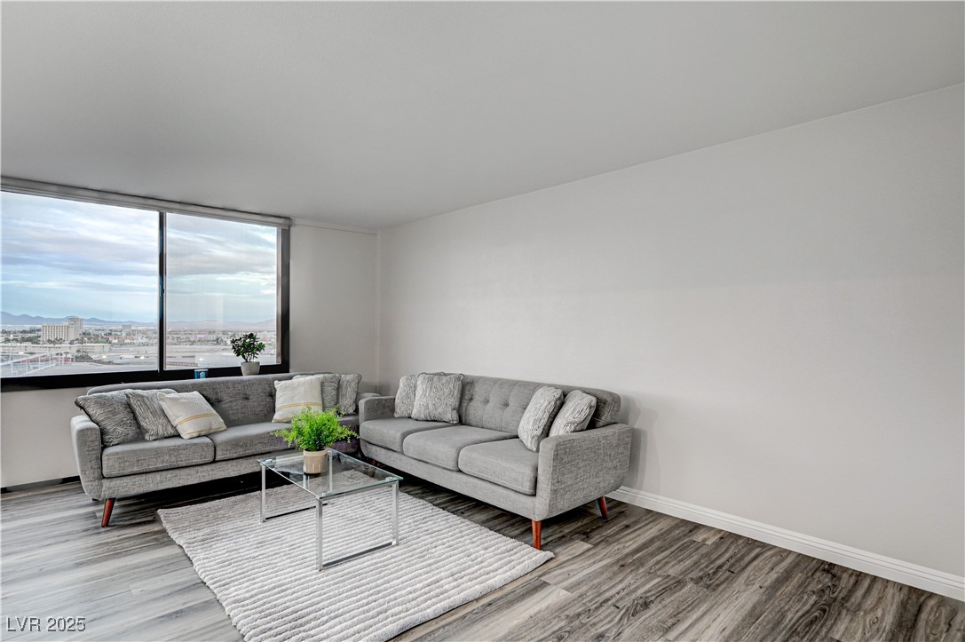 205 East Harmon Avenue 1010