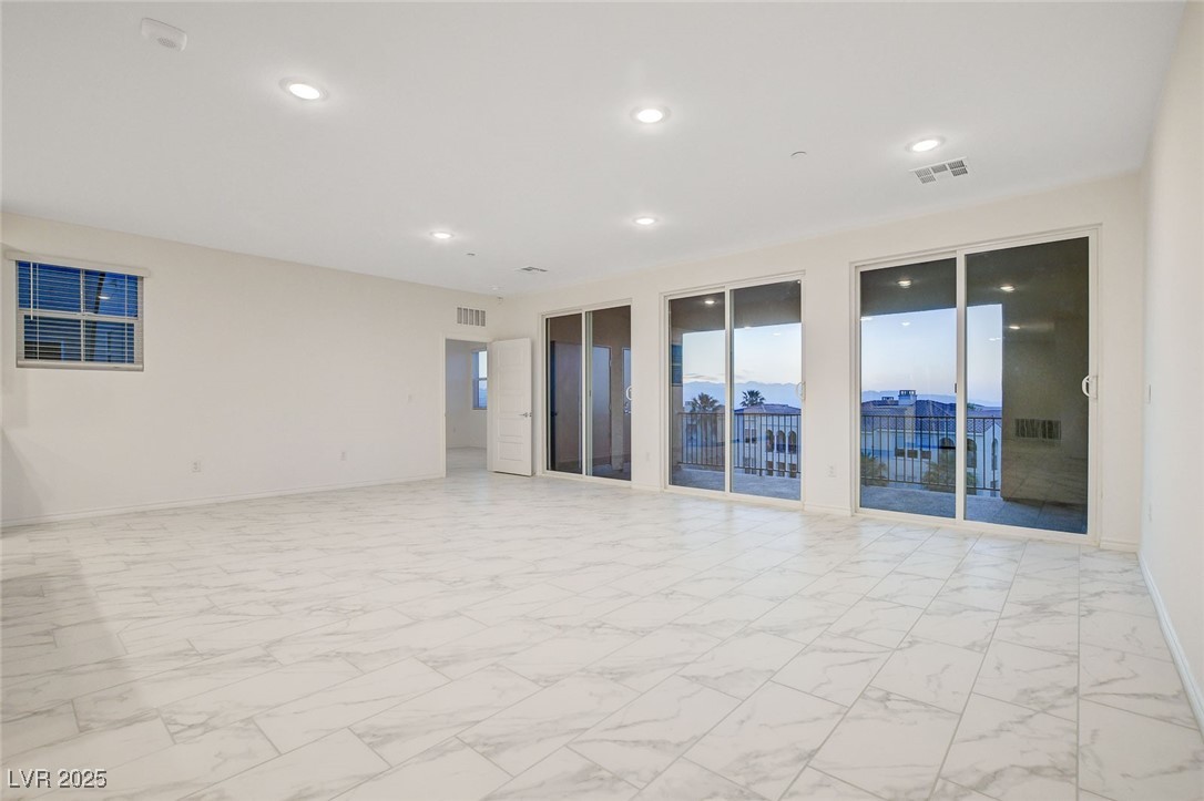 2555 Hampton Road 7210
