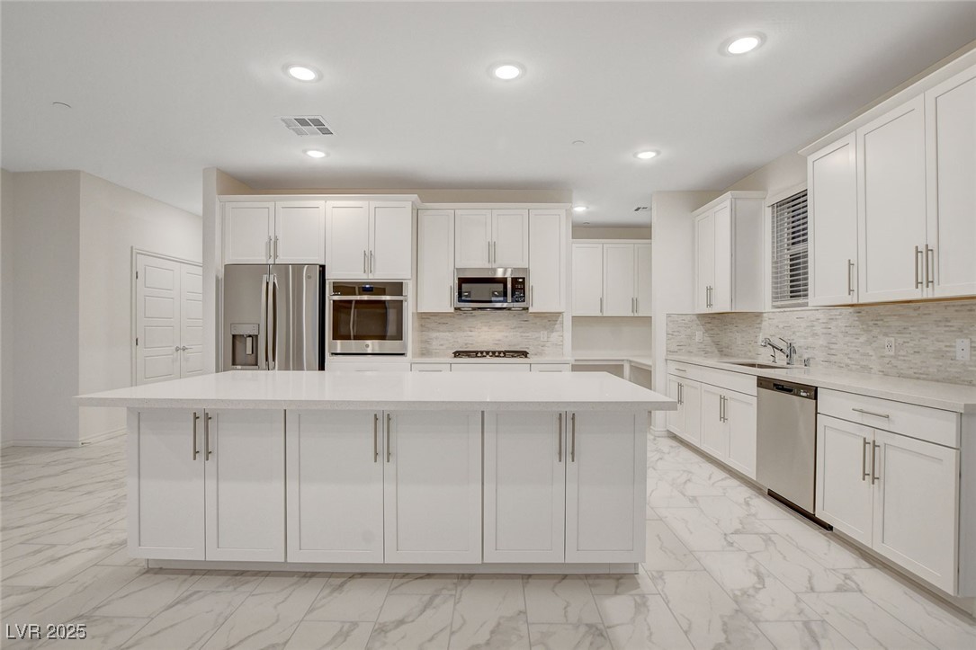 2555 Hampton Road 7210