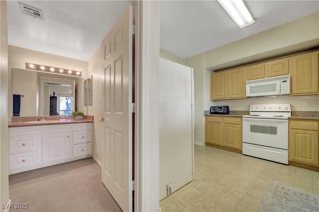 8000 Badura Avenue 1181