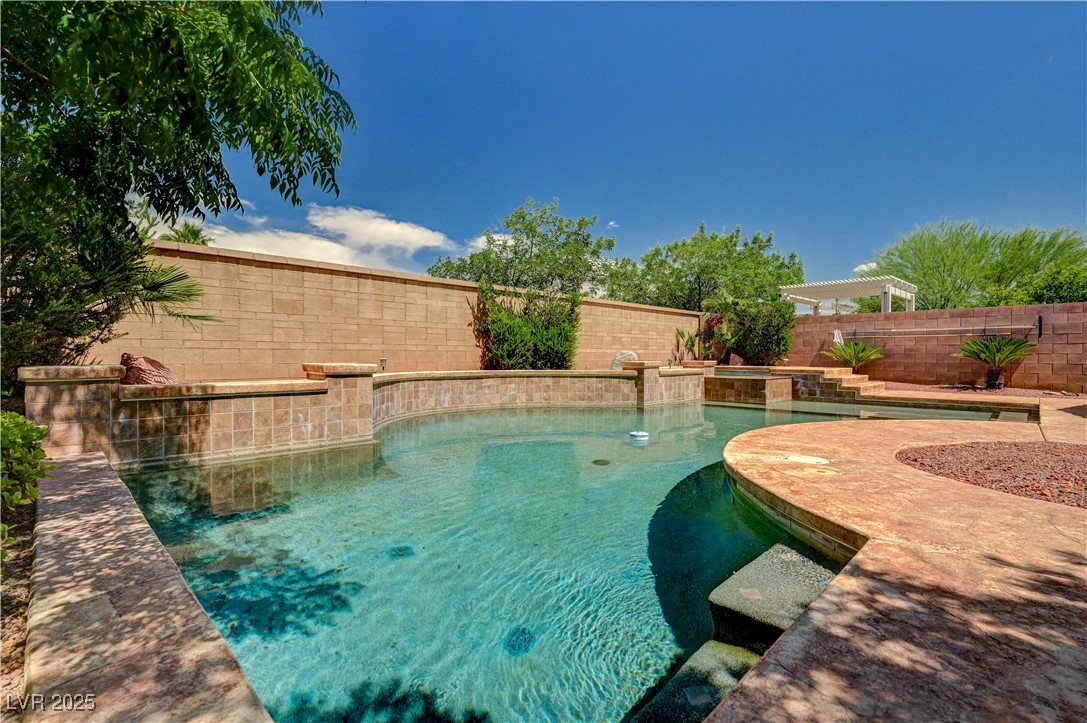 2556 Sturrock Drive