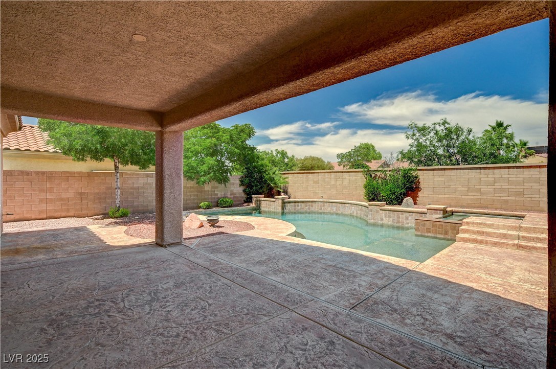 2556 Sturrock Drive
