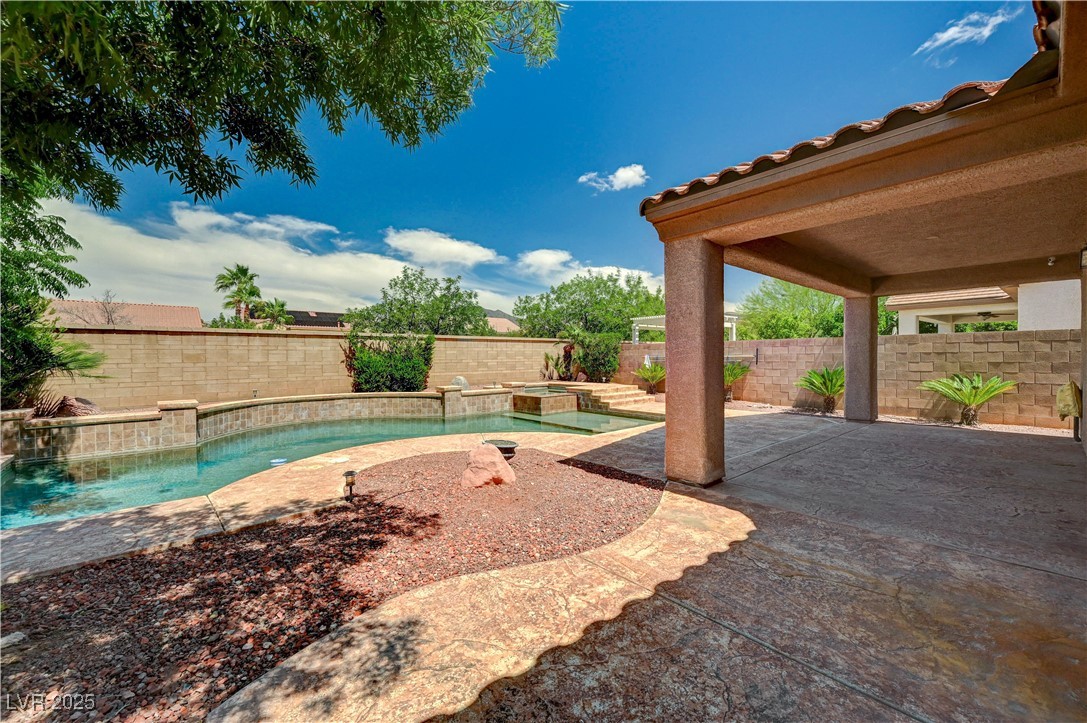 2556 Sturrock Drive