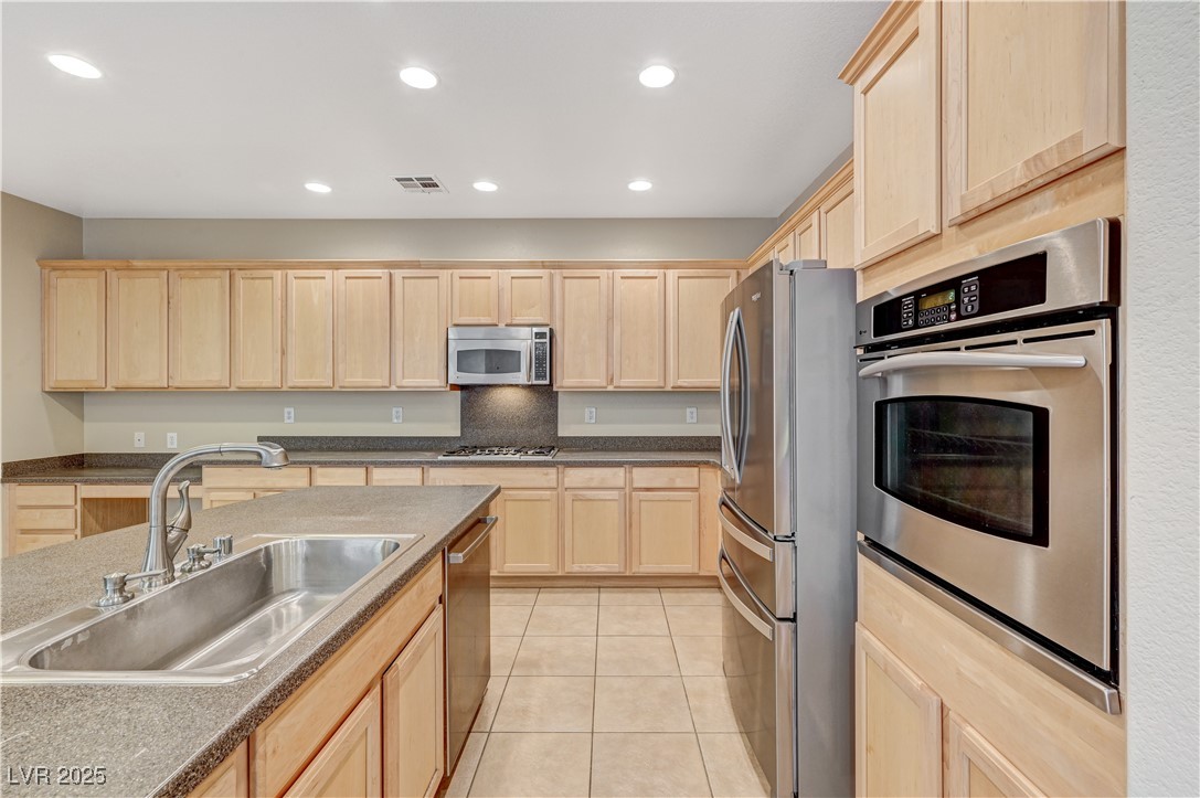 2556 Sturrock Drive