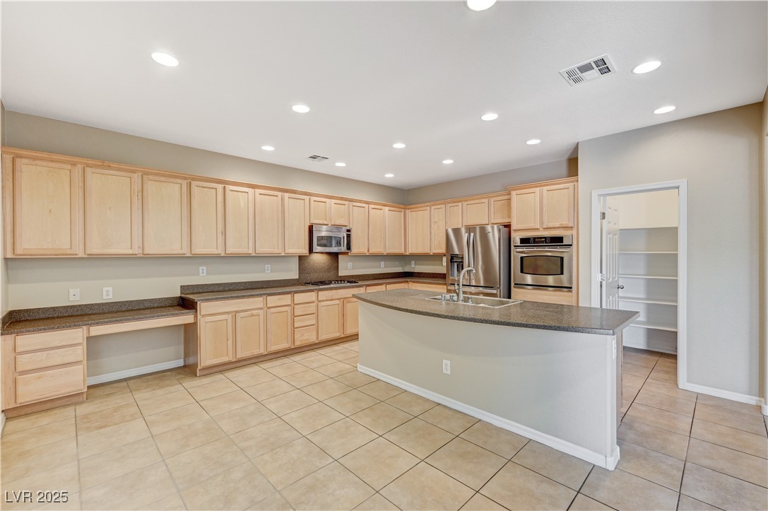 2556 Sturrock Drive