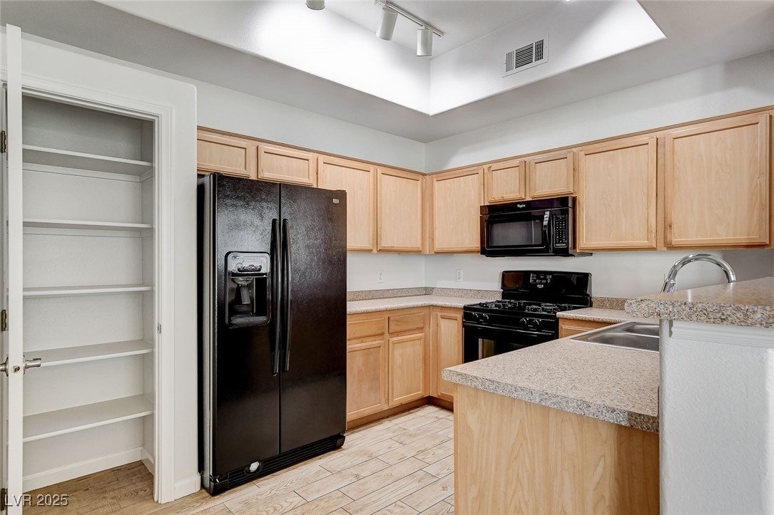 2305 West Horizon Ridge Parkway 1914