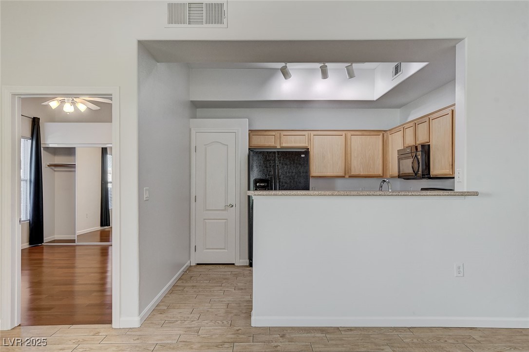 2305 West Horizon Ridge Parkway 1914