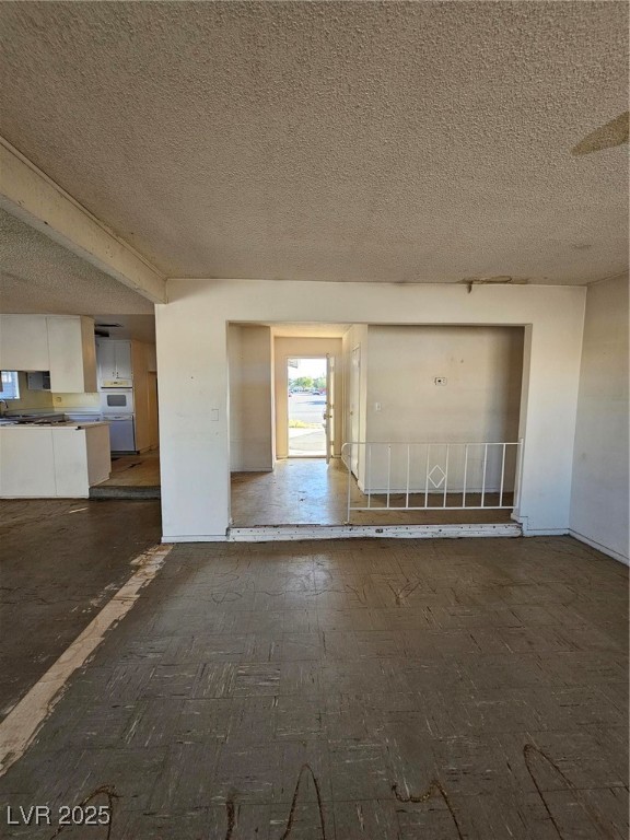 3012 Palm Springs Way