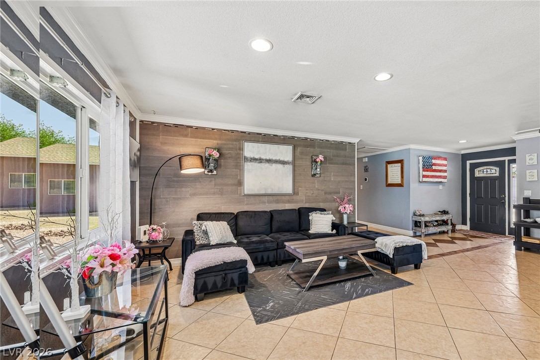 3232 South Mountain Vista Street