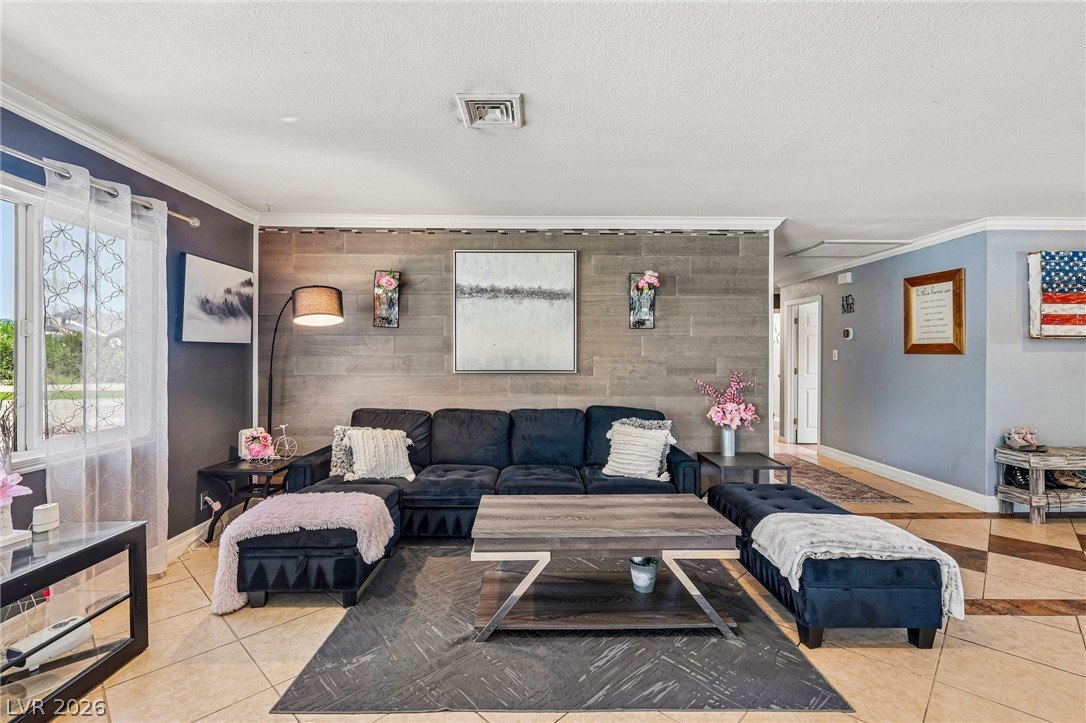 3232 South Mountain Vista Street