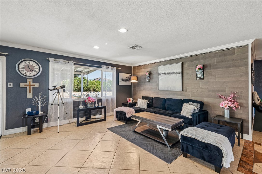 3232 South Mountain Vista Street