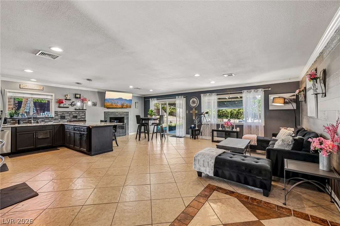 3232 South Mountain Vista Street