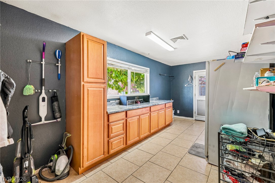 3232 South Mountain Vista Street