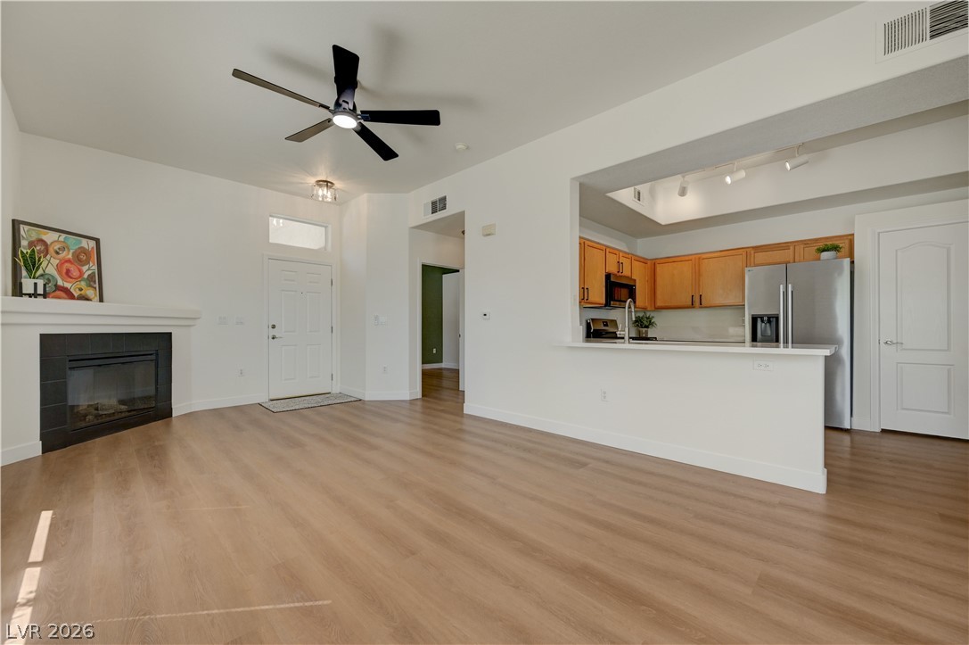 2305 West Horizon Ridge Parkway 814