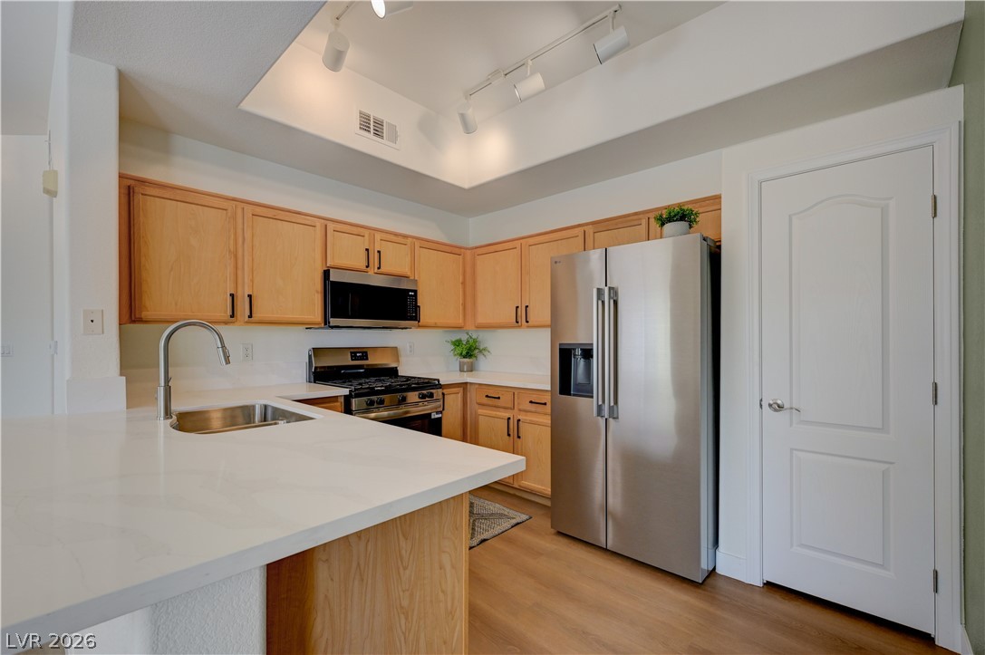 2305 West Horizon Ridge Parkway 814