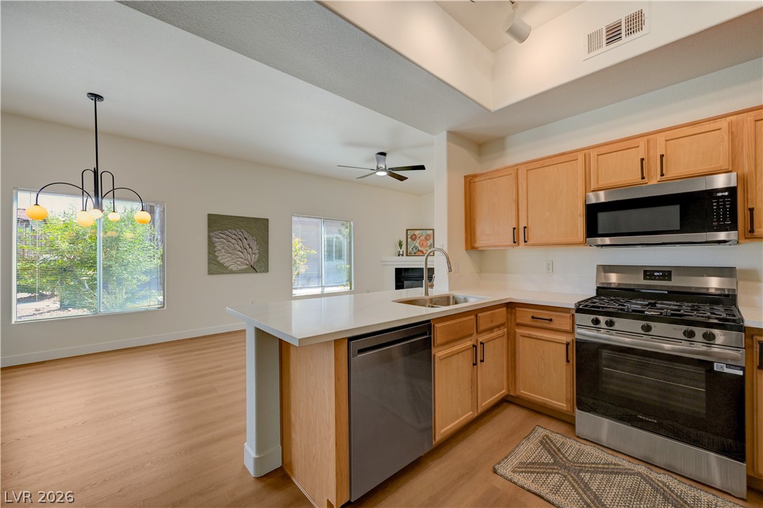 2305 West Horizon Ridge Parkway 814